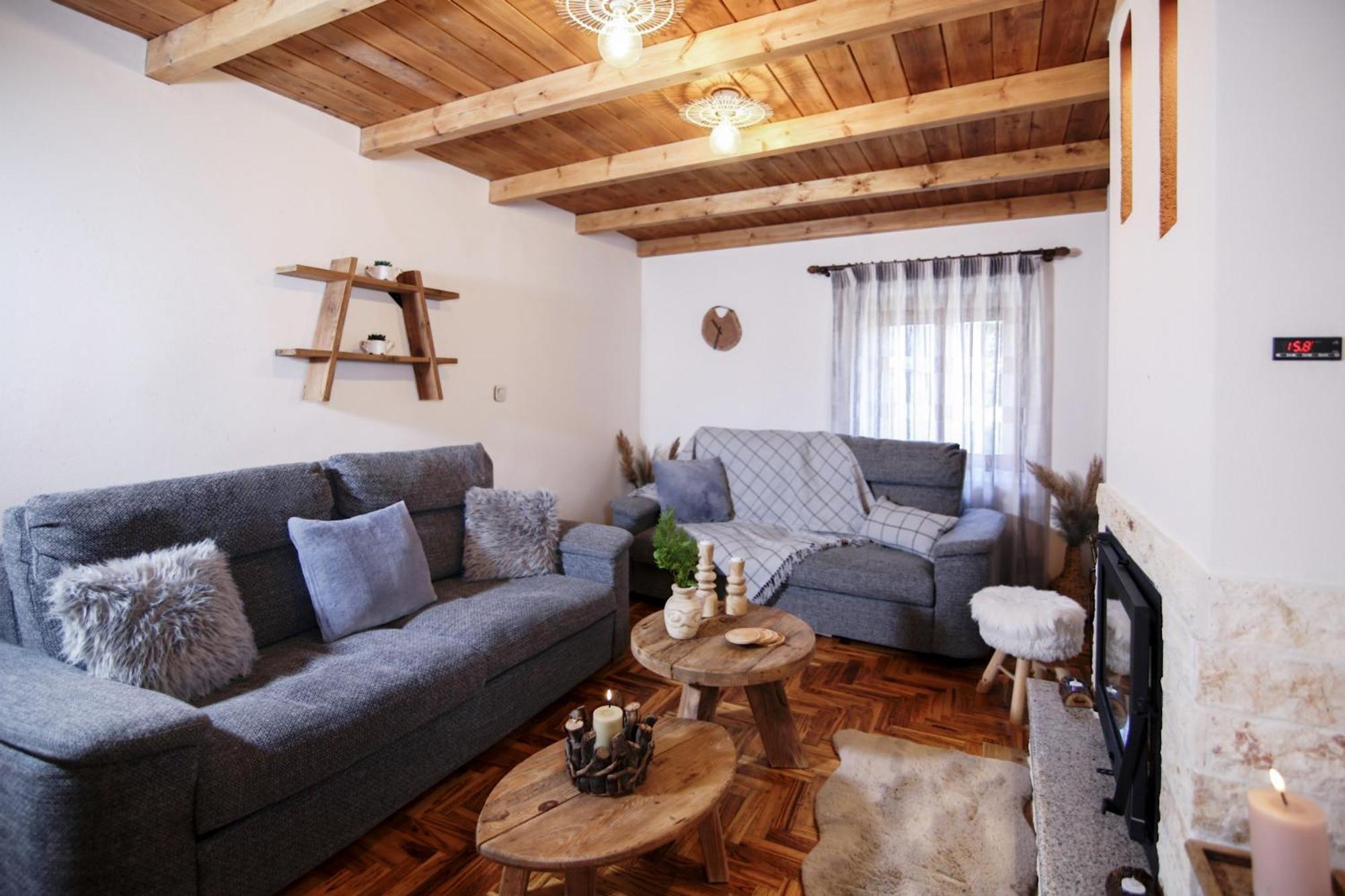 Ferienhaus Oiti Mountain Pavliani